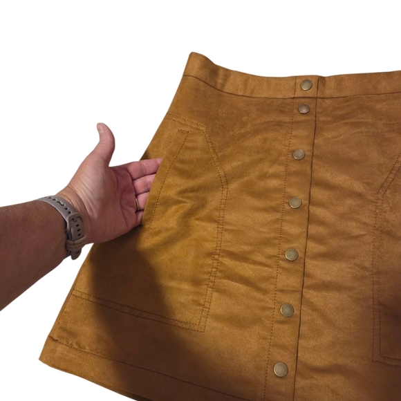 H&M Faux Suede Mini Skirt Camel Brown Tan Women's 8 Buttons Pockets High Waist - Picture 7 of 13